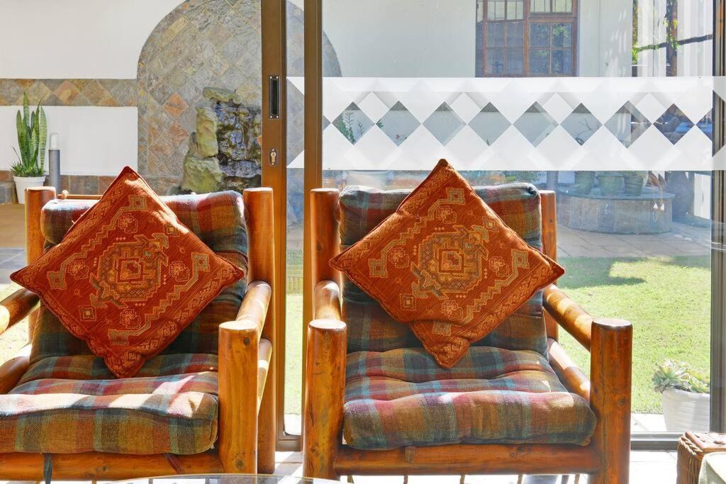 Mawethu Peaceful Garden With Covered Pool And Braai Area ケープタウン エクステリア 写真